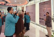 Mahasiswa Prodi Manajemen UMS mengikuti company visit ke kantor FARMASi Corp Malaysia