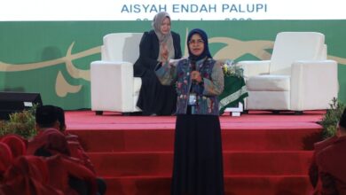 Kepala LLDIKTI VI Prof. Aisyiah Endah Palupi memberikan pembekalan kepada mahasiswa baru UNIMUS dalam acara Masta 2026.