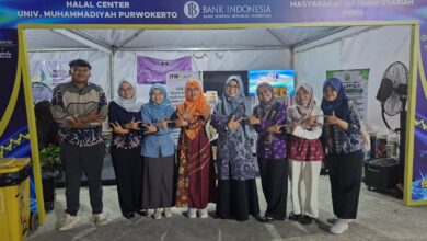 Tim Sentra Halal UMP melayani konsultasi cara urus sertifikasi halal UMKM di SELARAS 2026 Menara Teratai Purwokerto