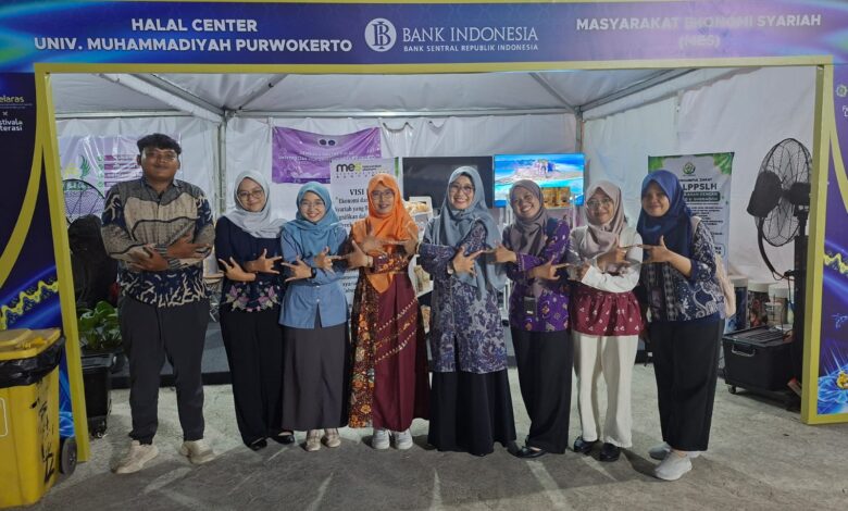 Tim Sentra Halal UMP melayani konsultasi cara urus sertifikasi halal UMKM di SELARAS 2026 Menara Teratai Purwokerto