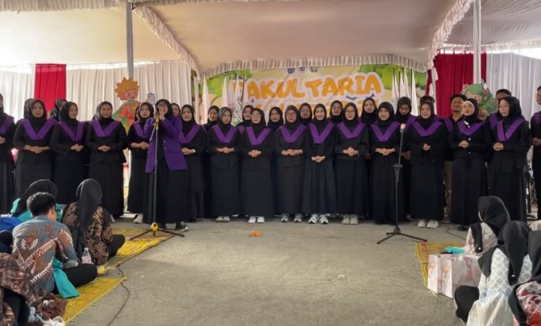 Penampilan paduan suara Art Fusion Kesmas UMS dalam acara penyambutan mahasiswa baru UMS 2026 di Kampus 1.