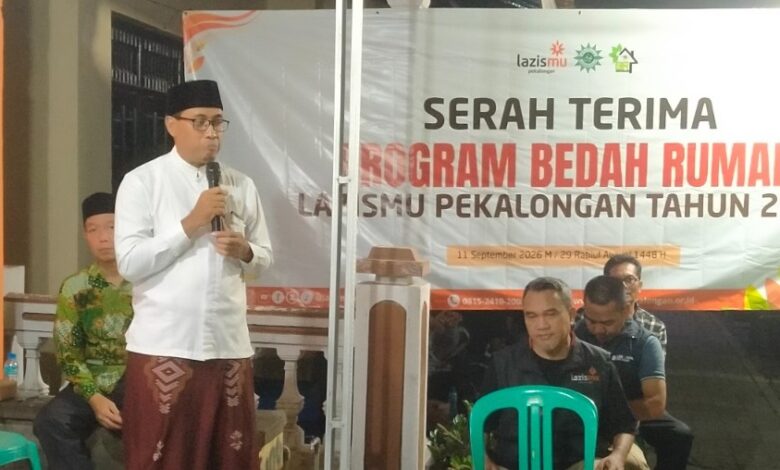 Sambutan PDM Kabupaten Pekalongan dalam acara bedah rumah Lazismu Pekalongan di Paesan Tengah Kedungwuni