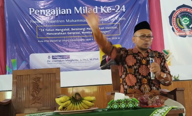 Ustaz Dr Hamdam Magribi memberikan tausyiyah pada Milad PonpesMU Manafi’ul ‘Ulum Sambi ke-24 di Boyolali.