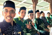 Peserta dan utusan PCM Pakis Aji menghadiri pelatihan pemulasaraan jenazah Muhammadiyah di Pendopo Jepara