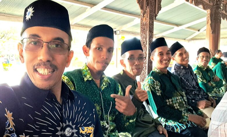 Peserta dan utusan PCM Pakis Aji menghadiri pelatihan pemulasaraan jenazah Muhammadiyah di Pendopo Jepara