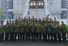 Pengurus PDM dan PCM Muhammadiyah Pekalongan foto bersama saat konsolidasi di Masjid Hj Mutimah Dahlan Doro.