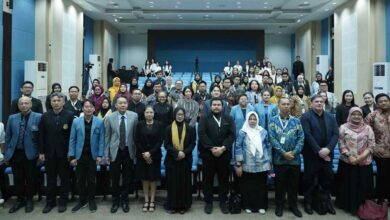 Para akademisi dan pembicara internasional berfoto bersama pada pembukaan FEB UMP ICBAE 2026 di Kasetsart University Bangkok.