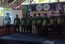 Pengurus Muhammadiyah Kebumen saat prosesi pengukuhan PCM Padureso di Aula Harmoni Balingasal Kebumen.