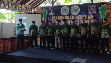 Pengurus Muhammadiyah Kebumen saat prosesi pengukuhan PCM Padureso di Aula Harmoni Balingasal Kebumen.