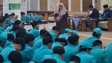 Wakil Dekan I Alfiyatul Azizah memberikan pemaparan materi saat kegiatan Fakultaria FAI UMS 2026 di Gedung Induk Siti Walidah.