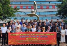 Foto bersama rombongan Kunjungan edukatif Majelis Dikdasmen dan PNF PP Muhammadiyah di Shunde Leung Kau Kui Vocational and Technical School China.