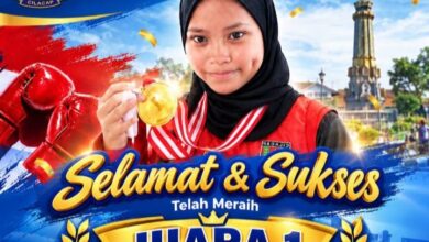 Sovi Aqilla Putri siswa SMP Cilacap sabet juara 1 tinju tingkat provinsi memegang medali emas