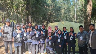 Santri Sulsel pendamping LP2M PWM Sulsel foto bersama di lokasi perkemahan Coban Rondo Malang