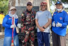 Perwakilan KOKAM Temanggung foto bersama Bupati Temanggung Agus Setyawan saat Korve Royongan di Monumen Bambang Sugeng