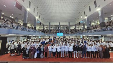 Ribuan mahasiswa baru dan jajaran pimpinan UMP menghadiri Grand Opening Mentoring 2026 di Auditorium Ukhuwah Islamiyah.