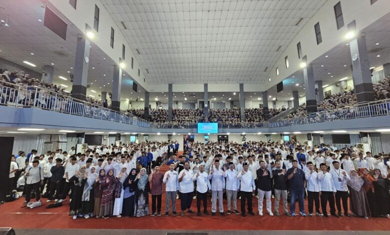 Ribuan mahasiswa baru dan jajaran pimpinan UMP menghadiri Grand Opening Mentoring 2026 di Auditorium Ukhuwah Islamiyah.