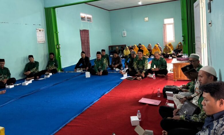 Jajaran pimpinan PDM Temanggung dan PCM Jumo saat menghadiri kegiatan turba di Jumo, Temanggung.