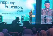 Menteri Pendidikan Prof. Abdul Mu'ti memberikan sambutan pada acara Graduation Wardah Inspiring Teacher Gen 8 Inspiring Educators 2026.