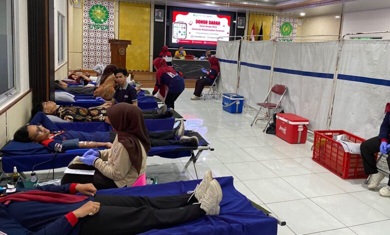Suasana kegiatan aksi donor darah dalam rangka peringatan Milad ke-62 UMPWR di Ruang Seminar Kampus Timur Universitas Muhammadiyah Purworejo.