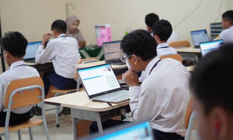 Suasana Ujian Digital Paperless ATS Ganjil Siswa SMP UMP Purwokerto