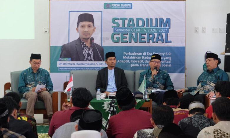 Ketua MPKSDI PP Muhammadiyah Bachtiar Dwi Kurniawan menyampaikan materi kuliah umum Stadium General Pondok Shabran UMS untuk mencetak kader ulama Muhammadiyah.