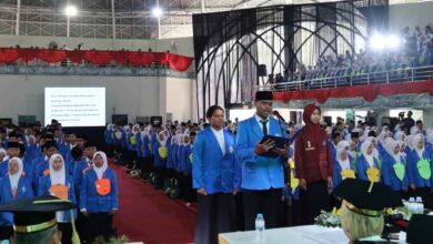 Perwakilan mahasiswa baru membaca janji mahasiswa dalam acara Masta Gelombang II UNIMUS 2026