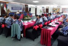 Peserta pelatihan Account Officer BTM Pekalongan mengenakan seragam batik mengikuti acara di Hotel Amanda Hills Bandungan Semarang.