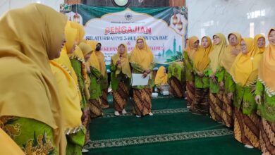 Pengukuhan pimpinan PCA Bae 1 dan PCA Bae 2 dalam acara silaturahmi Aisyiyah Kudus.