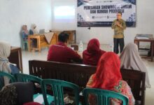 Rektor UMPWR memberikan sambutan dalam peresmian Showroom UMKM Karangbolong Kebumen