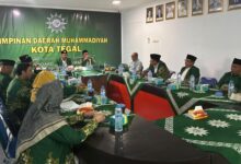 Suasana rapat PWM Jateng supervisi ke PDM Kota Tegal di ruang pertemuan PDM Kota Tegal.