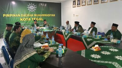 Suasana rapat PWM Jateng supervisi ke PDM Kota Tegal di ruang pertemuan PDM Kota Tegal.