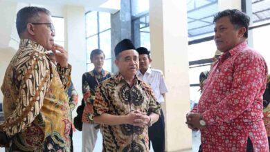Ketua PWM Jawa Tengah KH Tafsir bersama Ketua PDM Kota Salatiga Prof Sa'adi saat meninjau venue Musywil Muhammadiyah dan 'Aisyiyah Jateng 2027 di Salatiga.