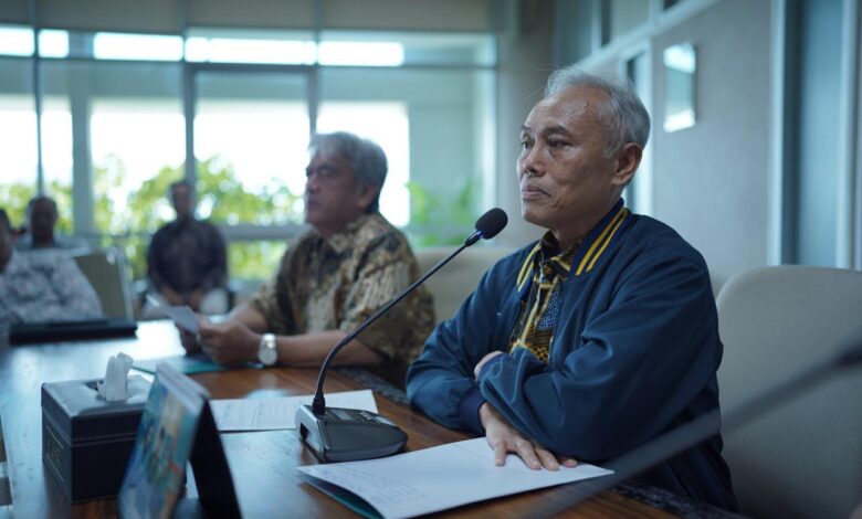Penataan pejabat UMS oleh Rektor Prof Harun Joko Prayitno di Gedung Siti Walidah