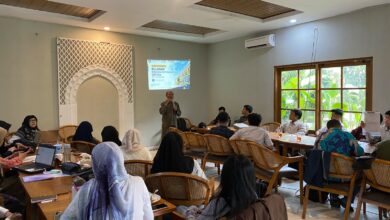 Ir. Nurhasan, M.T. memberi arahan dalam rapat koordinasi pemantauan revitalisasi 252 SMP Region 1 Jateng oleh UMS.