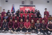 Foto bersama peserta dan pengurus PK IMM Kedokteran UMP dalam kegiatan Darul Arqam Dasar (DAD) di Purwokerto.