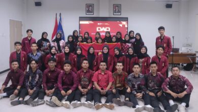 Foto bersama peserta dan pengurus PK IMM Kedokteran UMP dalam kegiatan Darul Arqam Dasar (DAD) di Purwokerto.
