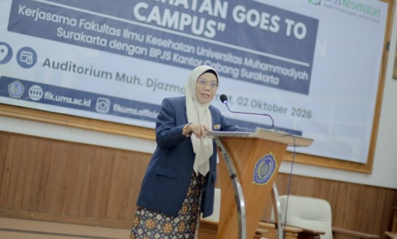 Dekan FIK UMS Prof Umi Budi Rahayu memberikan sambutan acara BPJS Kesehatan UMS Goes To Campus di Auditorium Mohammad Djazman