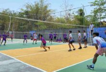 Pertandingan Turnamen Voli Milad UMPWR 2026 di Lapangan Voli Kampus III Sucen Universitas Muhammadiyah Purworejo.