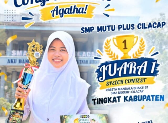 Agatha Thian Neysa siswa SMP Mutu Plus Cilacap memegang piala dan sertifikat Juara 1 Speech Contest Cresta Mandala Bhakti SMAN 1 Cilacap.