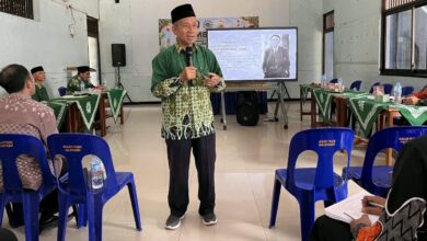Pemateri menyampaikan materi konstruktivisme pada pembinaan guru Muhammadiyah Kalinyamatan di Jepara