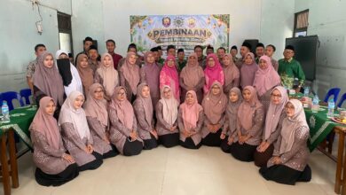 Foto bersama jajaran pengurus Dikdasmen dan peserta pembinaan guru SD Muhammadiyah Kriyan serta SMPM 5 Kalinyamatan Jepara.