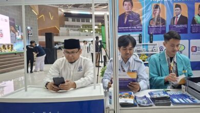 Suasana konsultasi prodi dan beasiswa di stand FAI UMS dalam ajang IIEF 2026 di Edutorium UMS Surakarta.