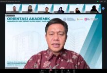 Rektor UMP Prof. Dr. Jebul Suroso menyampaikan sambutan dalam orientasi akademik PPG Guru Tertentu Piloting 3 2026 secara daring.