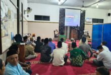 Jamaah menyimak Gelar Pengajian Selapanan PCPM Gemawang bersama Ustadz Lanang Mudadi di Masjid Al-Furqon Desa Jambon.