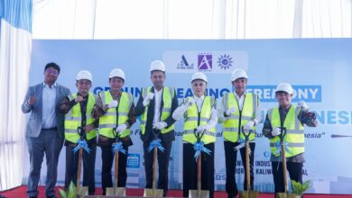 Prosesi groundbreaking pabrik obat Muhammadiyah di Kendal oleh jajaran pimpinan dan investor
