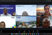 Tampilan rapat daring via Zoom antara pimpinan UMS dengan perwakilan LinkedIn dalam rangka penjajakan kolaborasi pengembangan karier alumni.