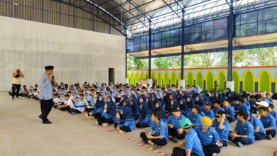 Siswa ikuti penyambutan field trip SD Muhammadiyah PK Solo di aula SD Muhammadiyah Plus Salatiga