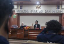 Dosen FHIP UMS Muhammad RM Fayasy Failaq memaparkan gagasan pembaruan sistem pemilu Indonesia dalam Seminar Konstitusi di UIN Sunan Kalijaga.