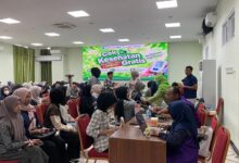 Suasana pemeriksaan kesehatan gratis mahasiswa UNIMUS di Aula GKB 3