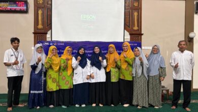 Tim P2M UMS bersama pengurus 'Aisyiyah Jombor foto bersama dalam inisiasi Tim P3AK Sukoharjo di Masjid Baitusyukur Walang.